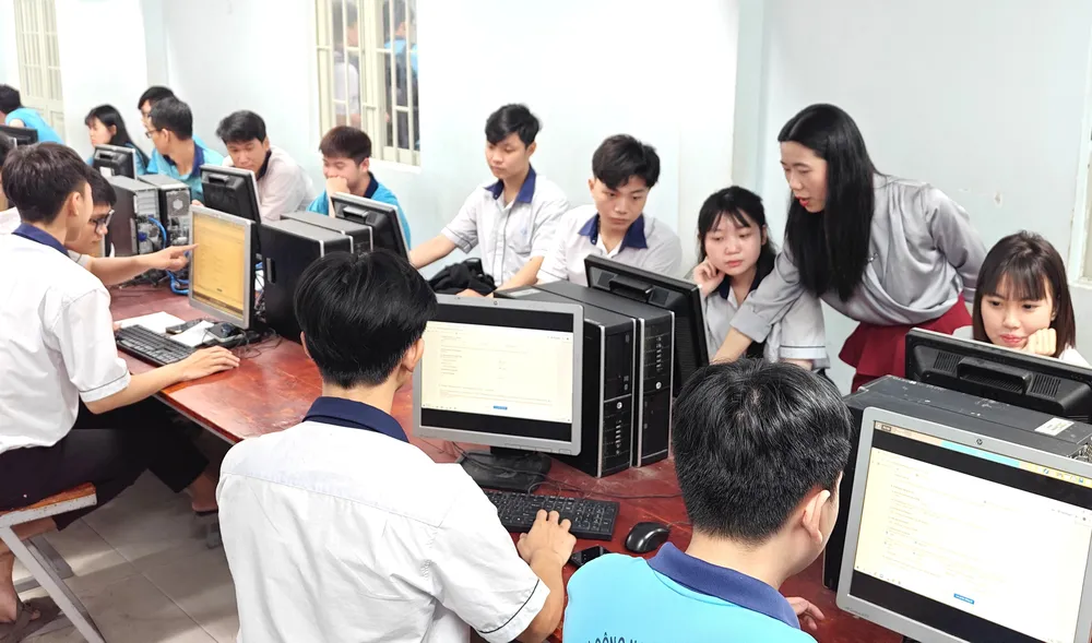 Đề thi trắc nghiệm lớp 12